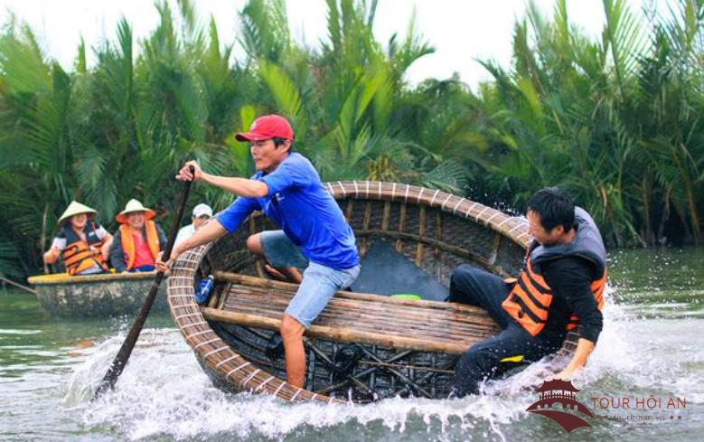 Chèo thuyền tour rừng Dừa Bảy Mẫu Hội An