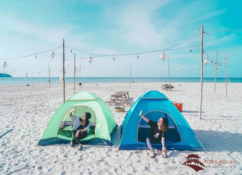 Cắm trại cùng bè bạn ở vịnh