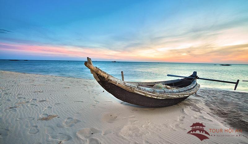 Biển Thuận An ở Huế rất được du khách quốc tế yêu thích